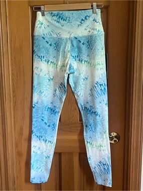 Scorpio Sol- Women’s Light Blue Tie-Dye High-Waist Leggings